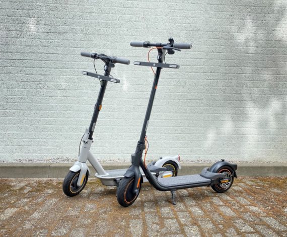 Indicator-accessory_Lifestyle-picture_Compatible-for-Ninebot-KickScooters